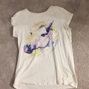 A short sleeve horse shirt